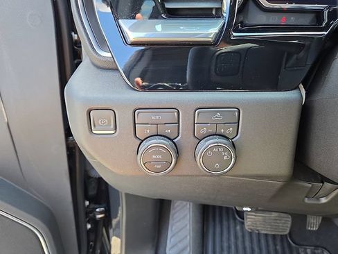 Used 2024 Chevrolet Silverado 1500 LT AWD/4WD image 26