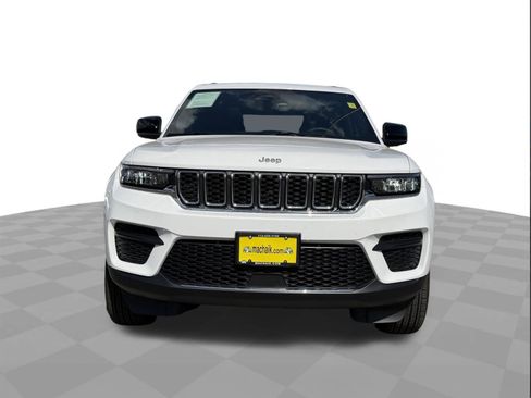Used 2025 Jeep Grand Cherokee Laredo X AWD/4WD image 8