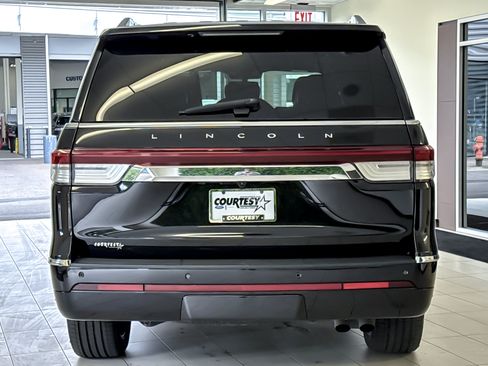 Certified 2024 Lincoln Navigator Reserve AWD/4WD image 5