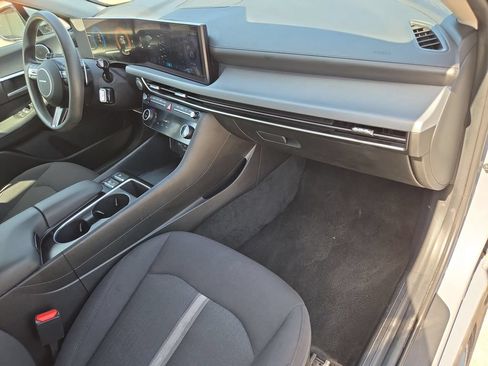 Used 2025 Hyundai Sonata SEL FWD image 31