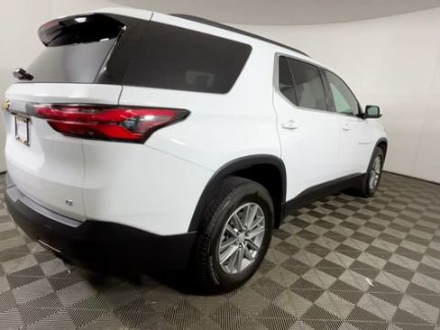 Used 2023 Chevrolet Traverse LT FWD image 4