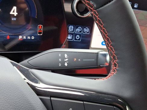 New 2025 Chevrolet Equinox EV RS w/ Convenience Package II image 15