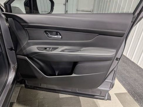Used 2025 Nissan Murano SV AWD/4WD image 28