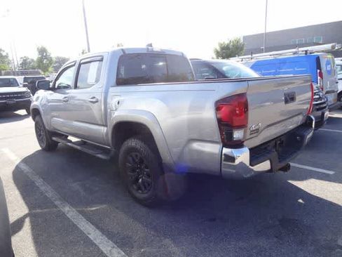Used 2020 Toyota Tacoma SR5 AWD/4WD image 3