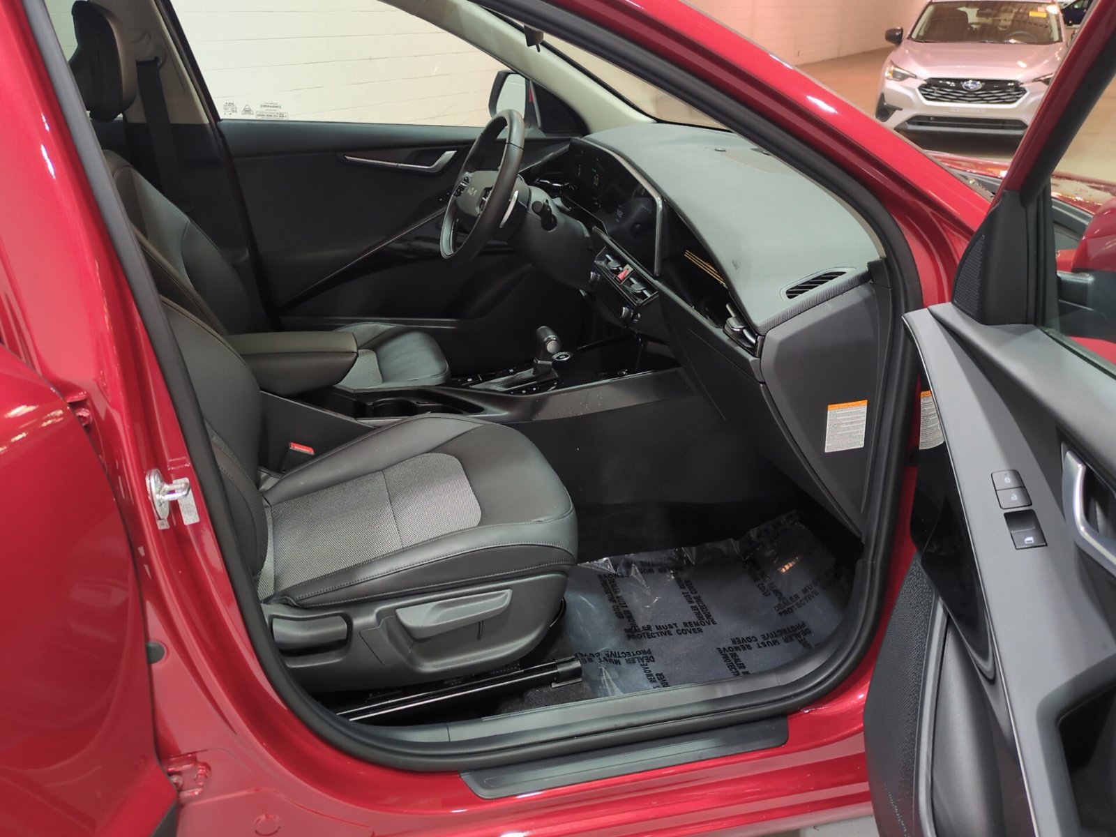 Certified 2024 Kia Niro EX FWD image 10