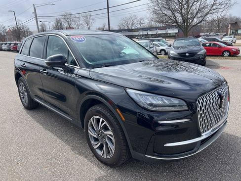 Used 2023 Lincoln Corsair Standard w/ Equipment Group 101A image 4