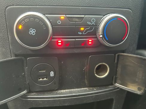 Used 2020 Ford Explorer XLT w/ Equipment Group 202A image 21