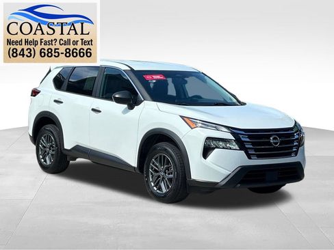 Certified 2024 Nissan Rogue S FWD image 3