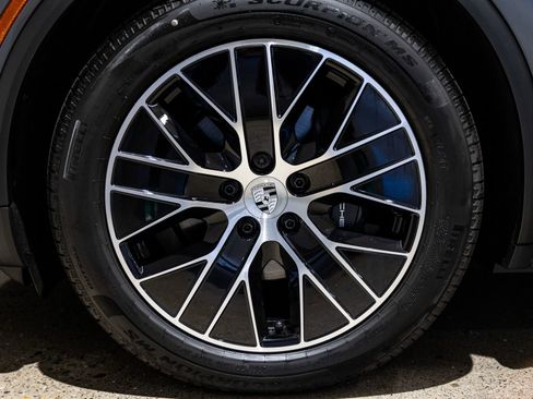 Used 2025 Porsche Macan Electric RWD image 22