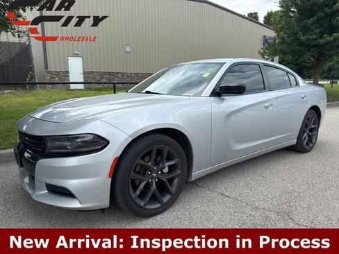Used 2021 Dodge Charger SXT w/ Blacktop Package RWD image 1