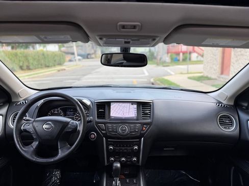 Used 2019 Nissan Pathfinder SL AWD/4WD image 28