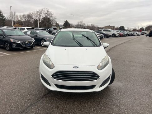 Used 2015 Ford Fiesta SE image 16