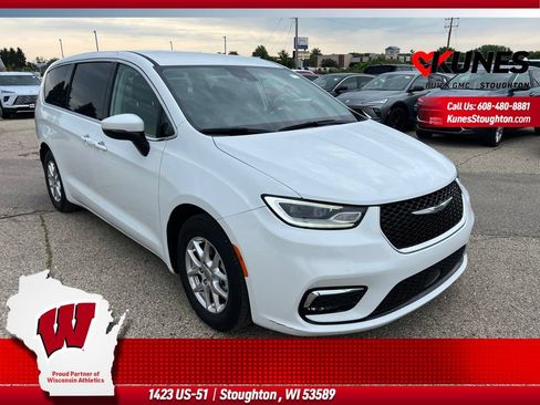 Used 2023 Chrysler Pacifica Touring-L FWD image 1