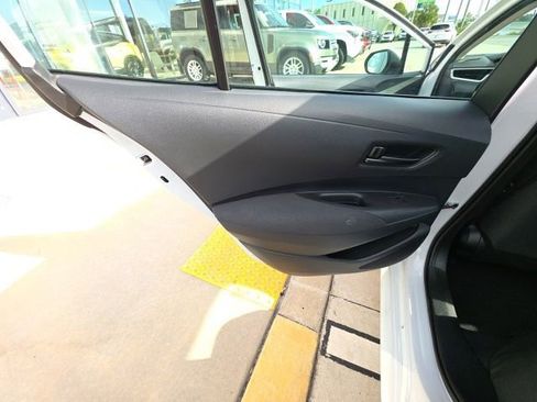 Used 2025 Toyota Corolla LE FWD image 21