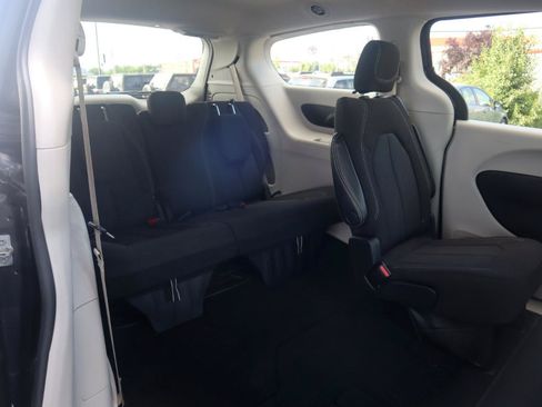 Used 2023 Chrysler Voyager LX FWD image 41