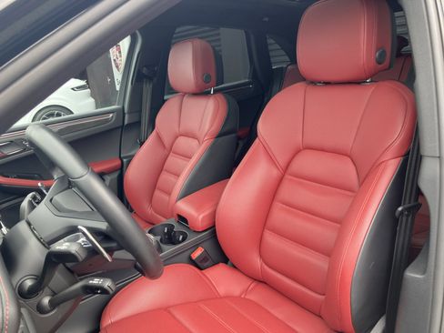 Certified 2025 Porsche Macan S AWD/4WD image 20