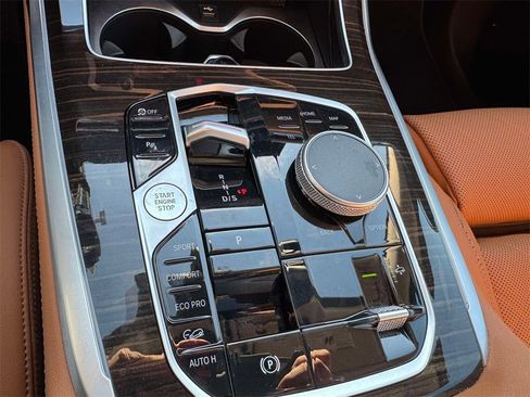 Used 2023 BMW X7 xDrive40i w/ Premium Package image 16