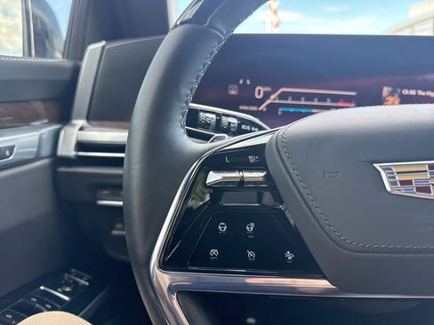 Used 2025 Cadillac Escalade ESV Sport Platinum AWD/4WD image 19