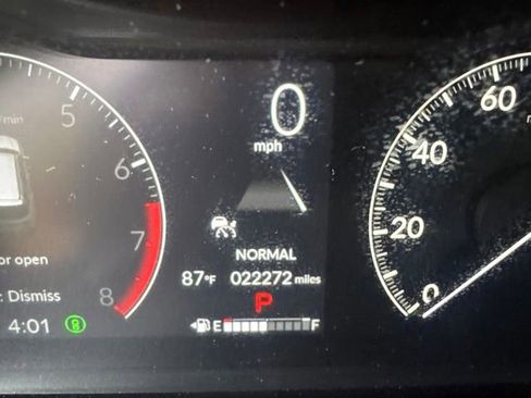 Used 2023 Honda Pilot Touring image 14