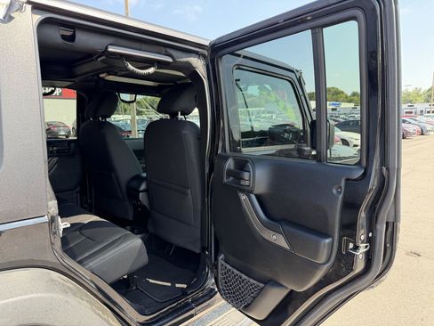 Used 2017 Jeep Wrangler Unlimited Sport w/ Quick Order Package 24S AWD/4WD image 10