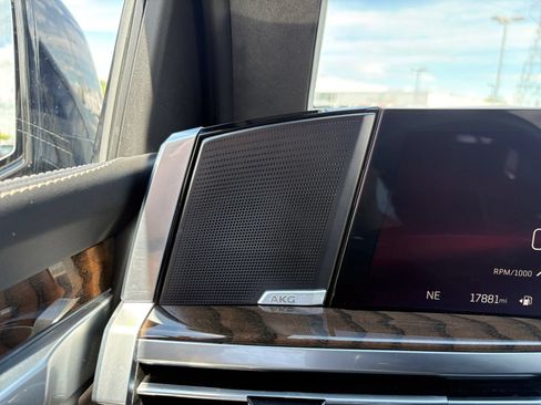 Used 2025 Cadillac Escalade Sport Platinum AWD/4WD image 28