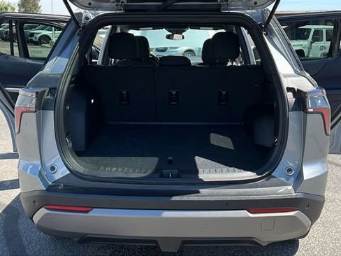 Used 2025 Chevrolet Equinox LT FWD image 14
