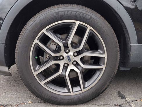 Used 2016 Ford Explorer Sport image 14