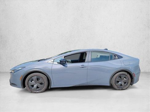 Used 2026 Toyota Prius LE FWD image 8