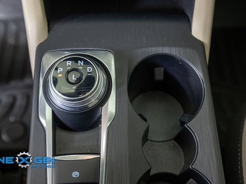 Used 2021 Ford Escape SE FWD image 24