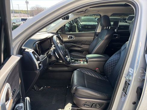 Used 2022 Kia Sorento SX Prestige image 8