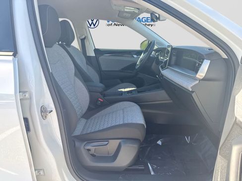 Used 2025 Volkswagen Tiguan S FWD image 26