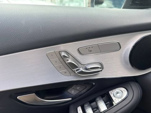 Used 2022 Mercedes-Benz GLC 300 4MATIC image 12