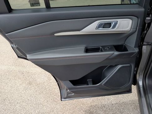 New 2026 Ford Explorer Active w/ Active Comfort Package RWD image 33