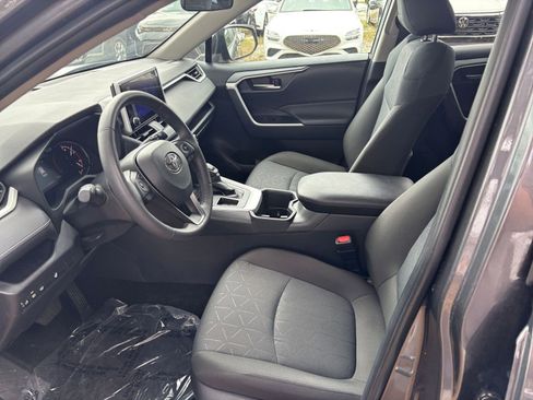 Used 2025 Toyota RAV4 XLE w/ Weather Package FWD image 28