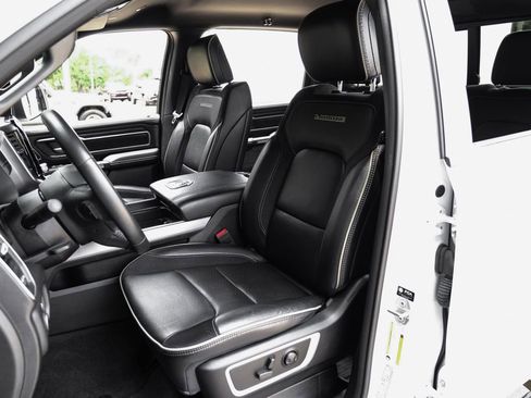 Used 2023 RAM 1500 Laramie AWD/4WD image 8