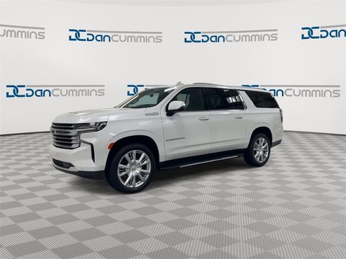 Used 2024 Chevrolet Suburban High Country w/ Advanced Technology Package image 4