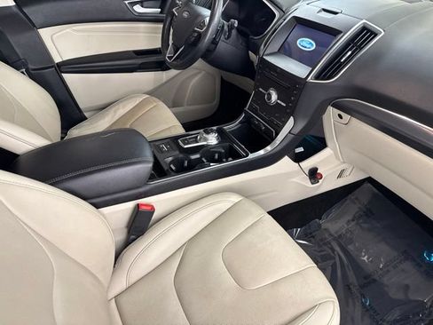 Used 2019 Ford Edge Titanium w/ Equipment Group 301A AWD/4WD image 23