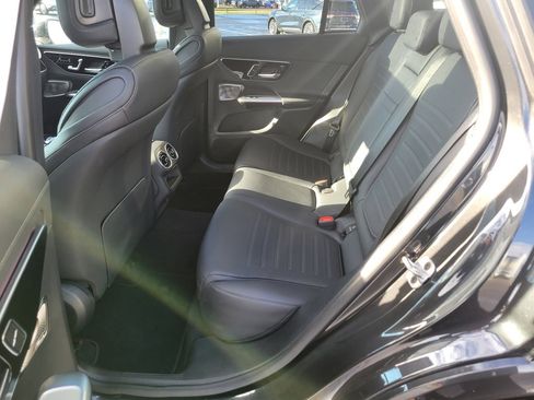 Used 2025 Mercedes-Benz GLC 300 4MATIC image 20