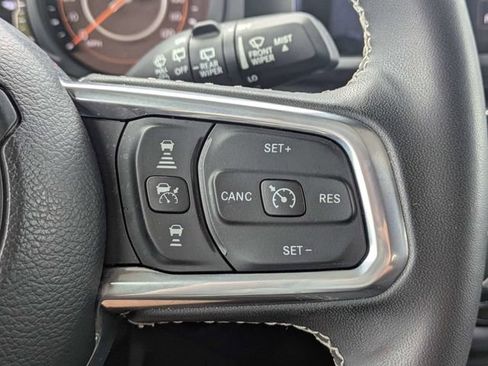 Used 2025 Jeep Wrangler Unlimited Sahara AWD/4WD image 25