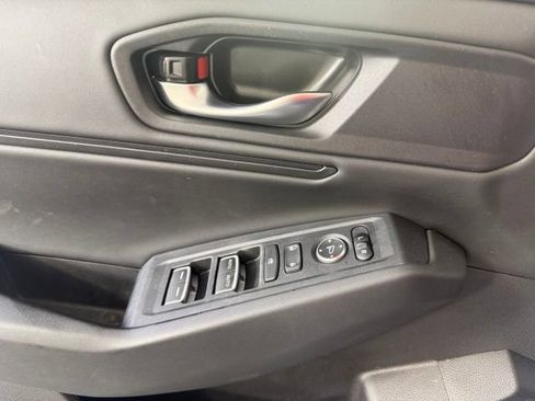 Used 2025 Honda Accord SE image 27