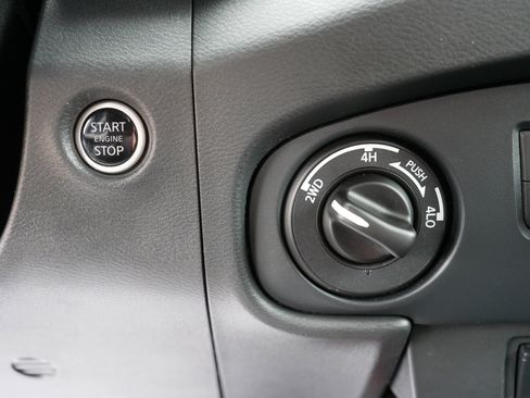 Used 2022 Nissan Frontier PRO-4X image 33