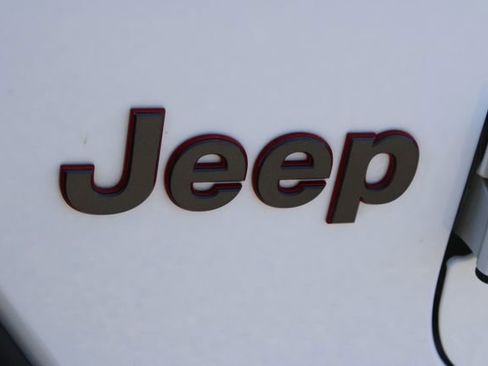 Used 2018 Jeep Wrangler Unlimited Rubicon AWD/4WD image 9