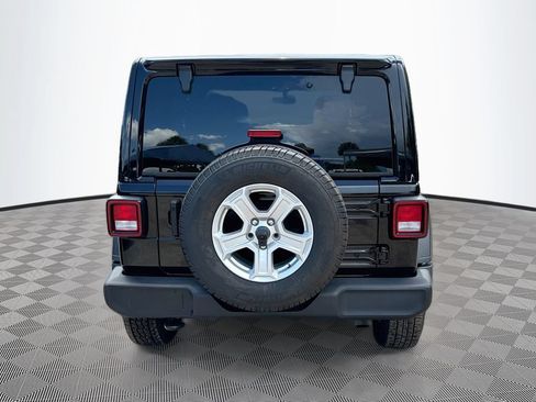 Certified 2022 Jeep Wrangler Unlimited Sport w/ Sun And Sound Package AWD/4WD image 7