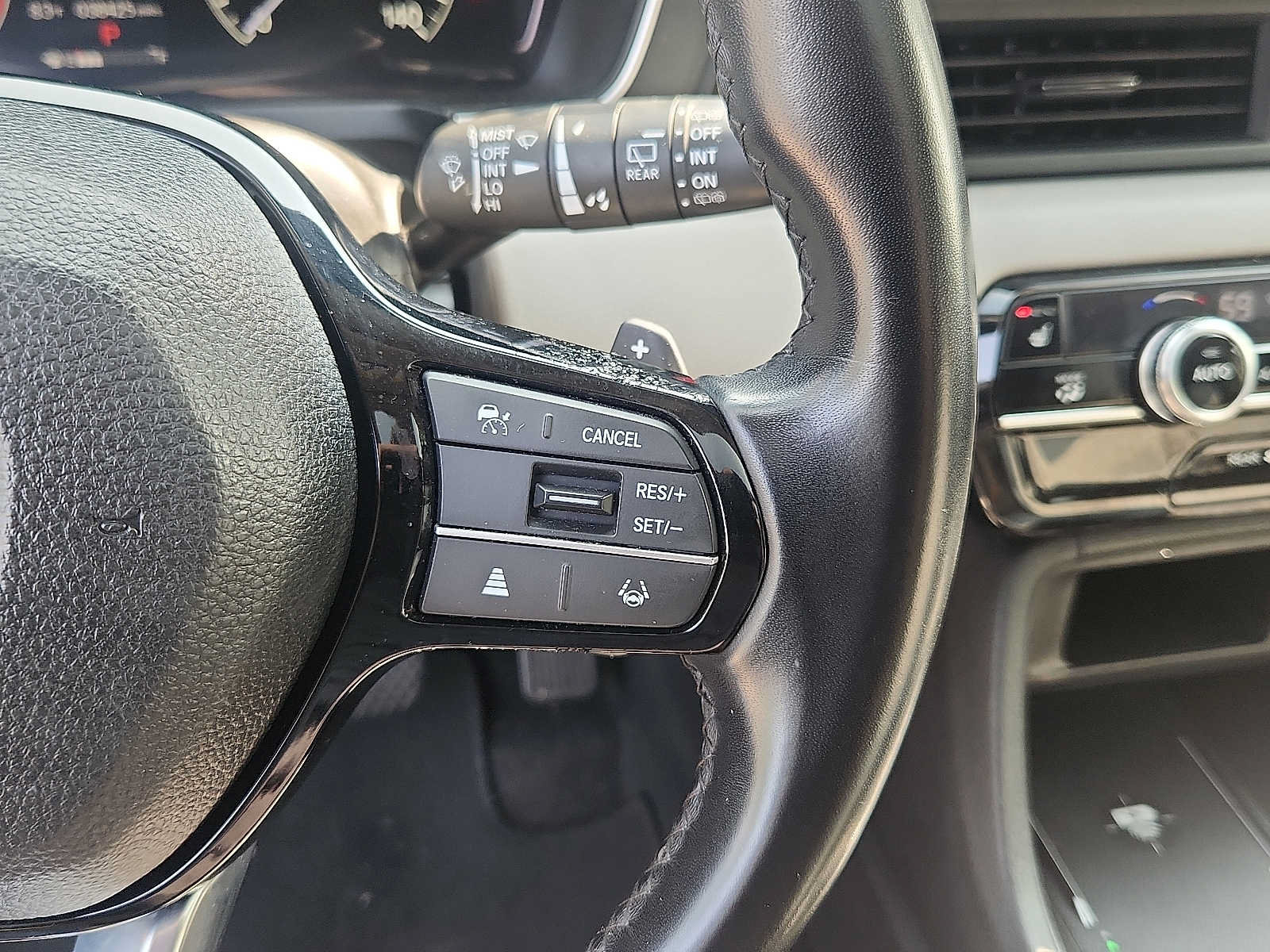 Used 2024 Honda Pilot Touring image 21