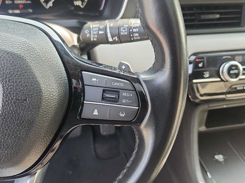 Used 2024 Honda Pilot Touring image 21