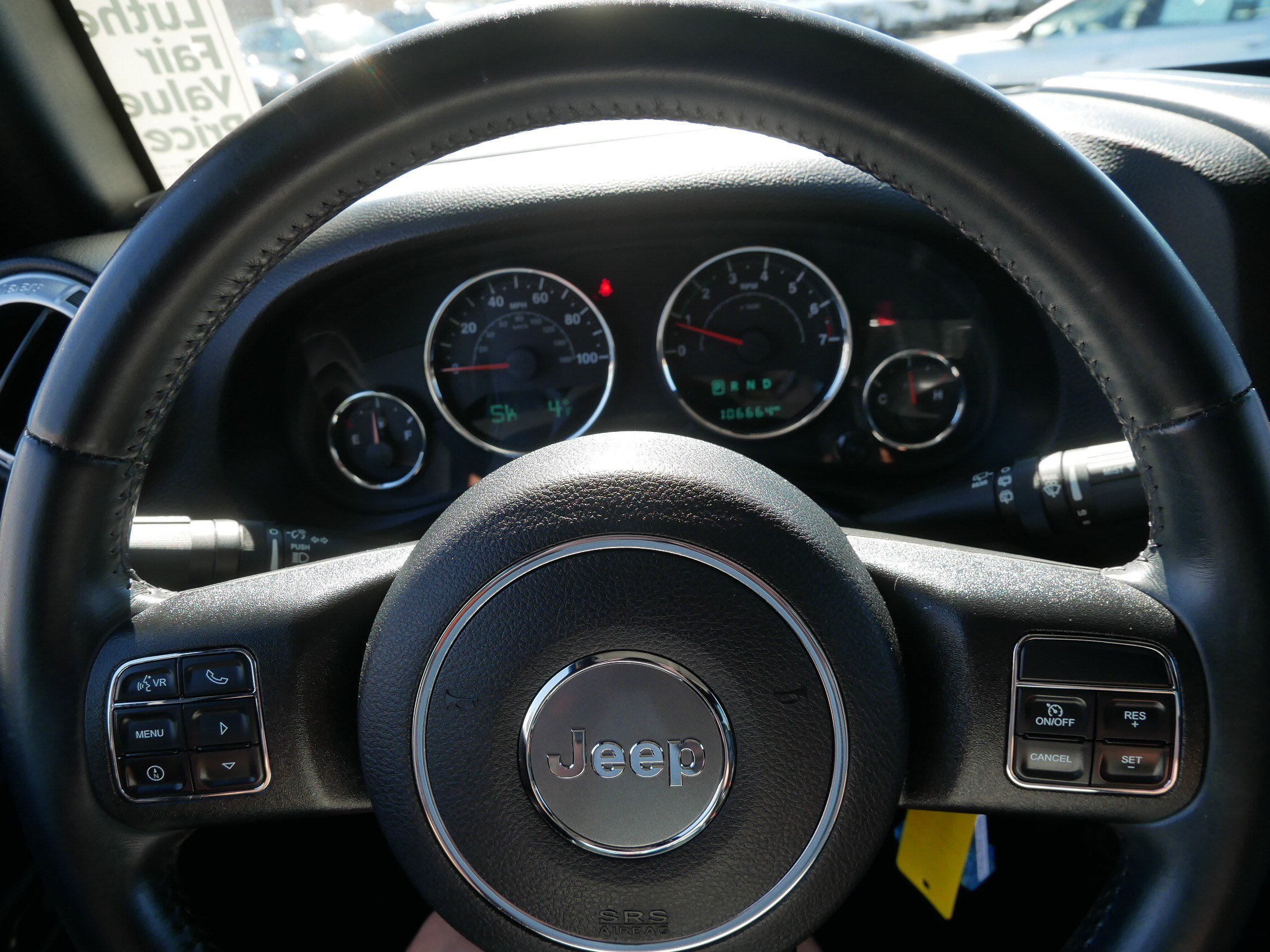 Used 2015 Jeep Wrangler Unlimited Rubicon w/ Connectivity Group AWD/4WD image 27