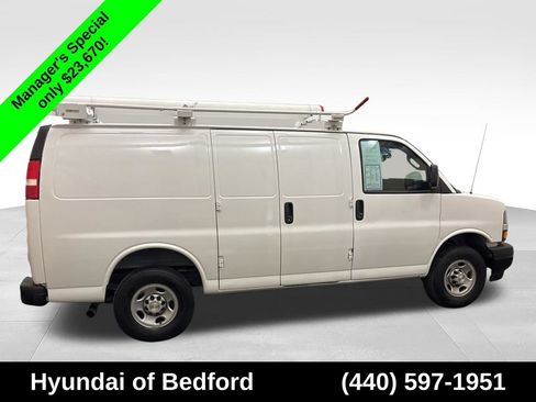 Used 2023 Chevrolet Express 2500 w/ Driver Convenience Package RWD image 4