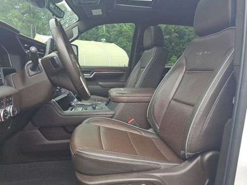 Used 2024 GMC Sierra 2500 Denali w/ Denali Reserve Package AWD/4WD image 4