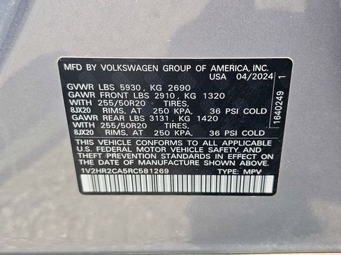 Used 2024 Volkswagen Atlas SE AWD/4WD image 14