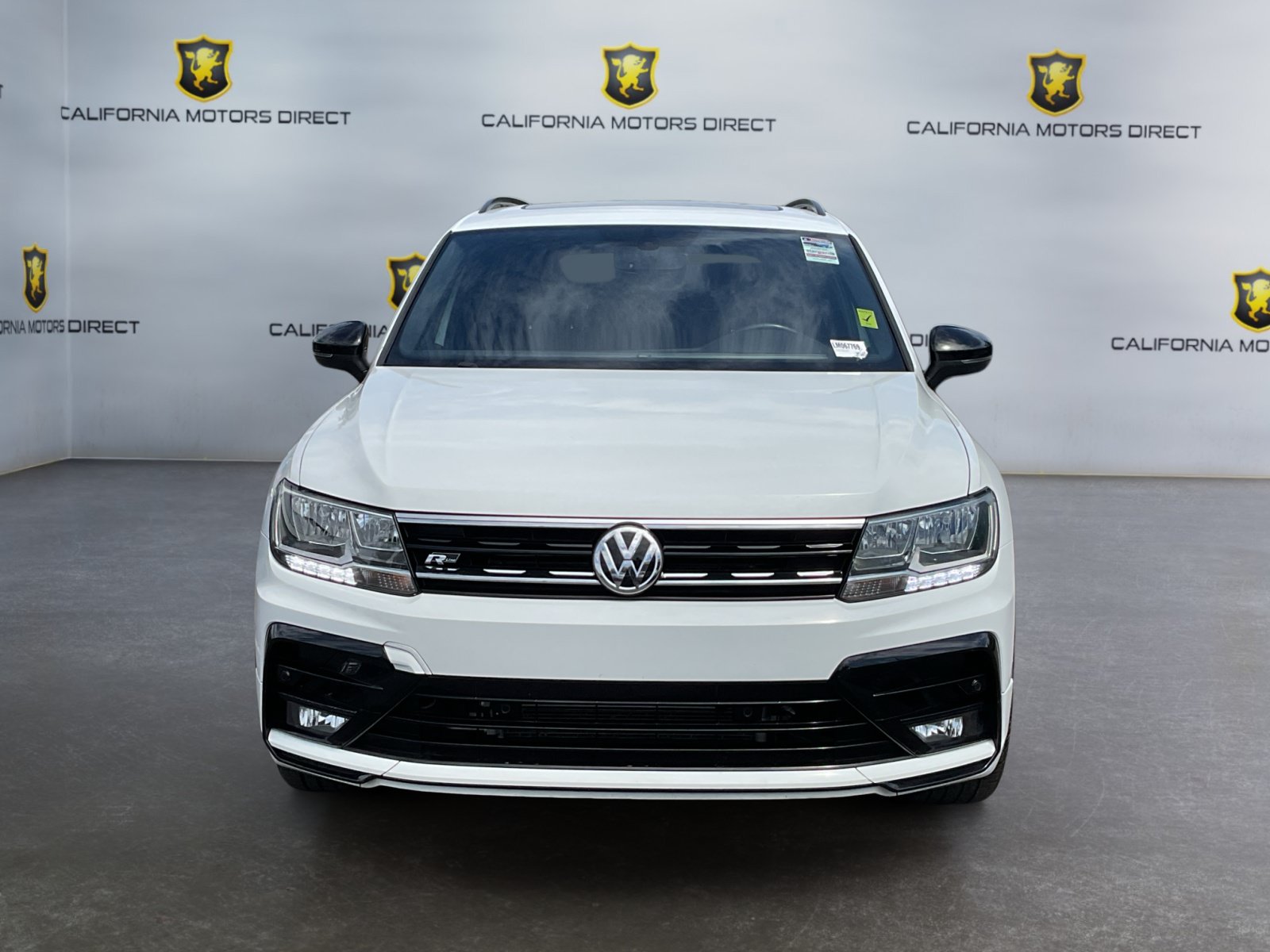 Used 2020 Volkswagen Tiguan SE R-Line FWD image 2